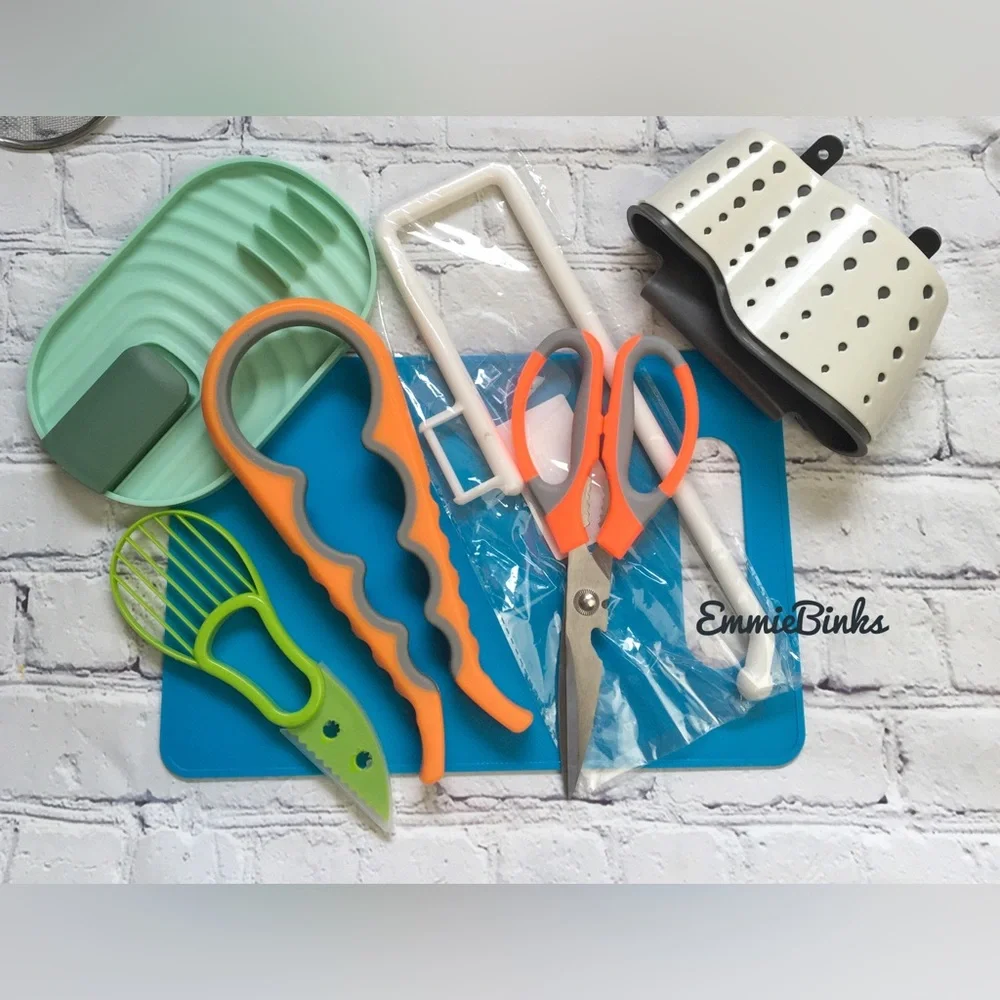 New 16 Piece Kitchen Utensil / Cooking Tools / Kitchen Accessories Bundle Set